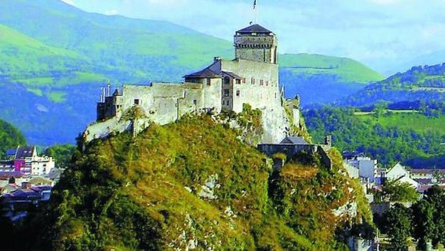 Tithome 1 - Gare, Centre Ville, Vue Montagne Et Chateau Лурд Экстерьер фото